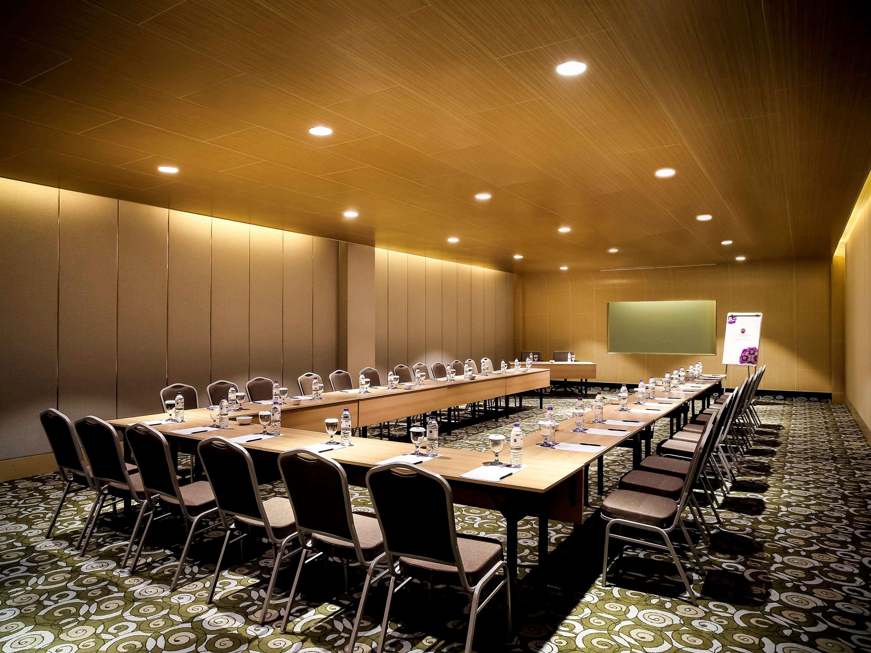 Grand Mercure Jakarta Harmoni Exterior photo